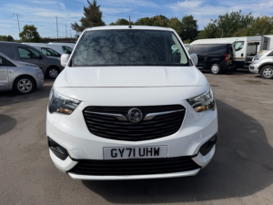 2021 Vauxhall Combo Turbo D Griffin — image 2