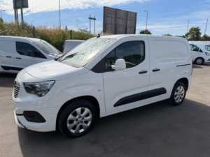 2021 Vauxhall Combo Turbo D Griffin — image 5