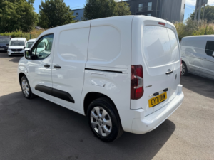2021 Vauxhall Combo Turbo D Griffin — image 6