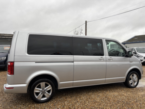2017 Volkswagen Caravelle Wav Wheelchair Accessible Vehicle 2.0 Tdi Bluemotion Tech Se in Silver — image 3