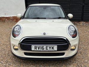 2016 MINI Hatch 1.5 Cooper Euro 6 (s/s) 3dr in White — image 2