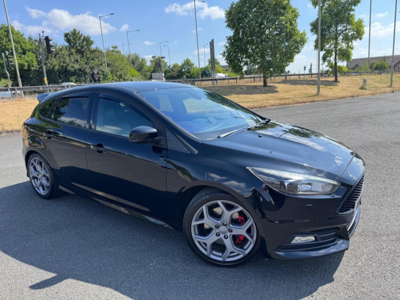2015 Ford Focus 2.0t Ecoboost St-3 Euro 6 (s/s) 5dr in Black — image 1