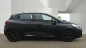 2014 Renault Clio 1.2 16v Dynamique Medianav Euro 5 5dr in Black — image 6