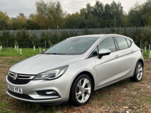 2016 Vauxhall Astra 1.4i Turbo Sri Euro 6 5dr in Silver — image 2