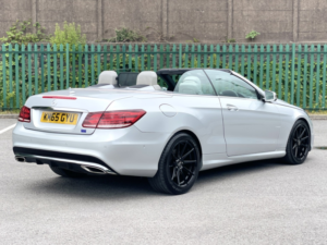 2015 Mercedes-Benz E Class 3.0 E350d V6 Bluetec Amg Line in Silver — image 4