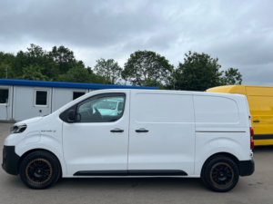 2022 Toyota Proace Icon - No Vat! — image 4