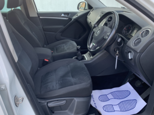 2014 Volkswagen Tiguan 2.0 Tdi Bluemotion Tech Match 5-Door in White — image 5