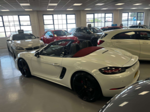 2019 Porsche 718 2.0 718 Boxster Semi-Auto 2dr in White — image 2