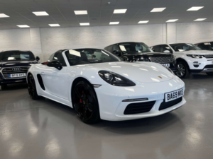 2019 Porsche 718 2.0 718 Boxster Semi-Auto 2dr in White — image 3