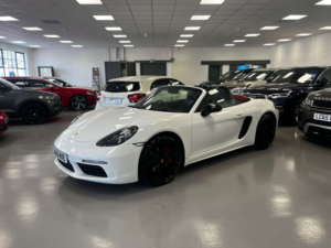 2019 Porsche 718 2.0 718 Boxster Semi-Auto 2dr in White — image 6