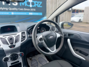 2011 Ford Fiesta 1.3 Style in White — image 3