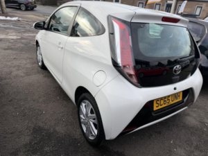 2016 Toyota Aygo 1.0 Vvt-I X-Pression Hatchback 3dr Petrol Manual Euro 5 Euro 5 (68 Ps) in Multicolour — image 6