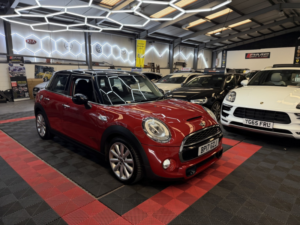 2017 MINI Hatch 2.0 5-Door Hatch Cooper S in Red — image 6