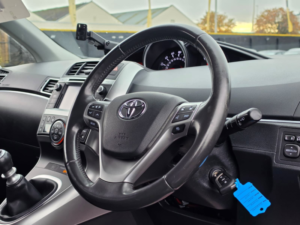 2014 Toyota Verso 1.6 V-Matic Icon MPV 5dr Petrol Manual Euro 5 Euro 5 (132 Ps) in Grey — image 3