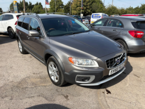 2010 Volvo Xc70 2.4 D5 Se Lux Estate 5dr Diesel Geartronic AWD Euro 5 (205 Ps) in Grey — image 2