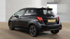 2016 Toyota Yaris 1.33 Dual Vvt-I Sport Euro 5 5dr Euro 5 in Black — image 3