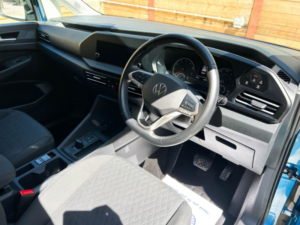 2023 Volkswagen Caddy Maxi 5 SEAT Auto Wheelchair Accessible Disabled Access Vehicle Wav in Blue — image 2