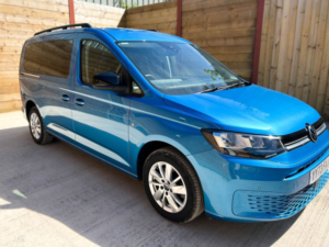 2023 Volkswagen Caddy Maxi 5 SEAT Auto Wheelchair Accessible Disabled Access Vehicle Wav in Blue — image 3