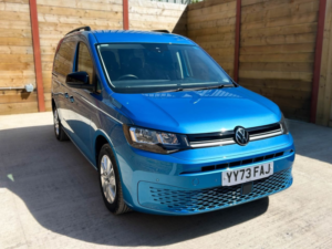 2023 Volkswagen Caddy Maxi 5 SEAT Auto Wheelchair Accessible Disabled Access Vehicle Wav in Blue — image 5
