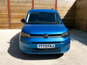 2023 Volkswagen Caddy Maxi 5 SEAT Auto Wheelchair Accessible Disabled Access Vehicle Wav in Blue — image 6