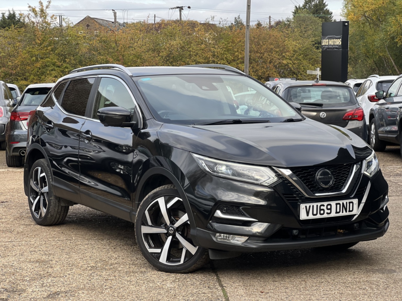 2019 Nissan Qashqai 1.3 Dig-T Tekna in Black — image 1
