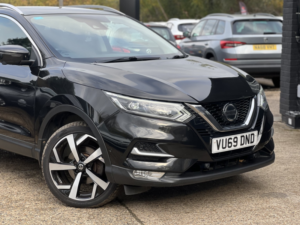 2019 Nissan Qashqai 1.3 Dig-T Tekna in Black — image 3