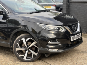 2019 Nissan Qashqai 1.3 Dig-T Tekna in Black — image 4
