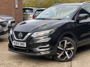 2019 Nissan Qashqai 1.3 Dig-T Tekna in Black — image 6