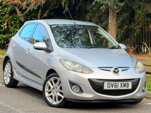 2011 Mazda Mazda2 1.6d Sport Hatchback 5dr Diesel Manual Euro 5 (95 Ps) in Silver — image 2