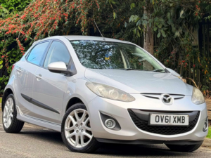 2011 Mazda Mazda2 1.6d Sport Hatchback 5dr Diesel Manual Euro 5 (95 Ps) in Silver — image 4