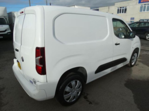 2019 Vauxhall Combo 1.6 Turbo D 2300 Sportive L1 H1 Euro 6 (s/s) 4dr in White — image 6