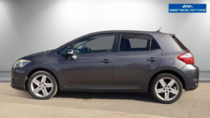 2010 Toyota Auris 1.6 V-Matic Sr Euro 5 5dr in Grey — image 6
