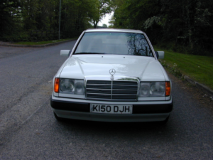 1993 Mercedes-Benz 200 Ref 8787 - Mercedes Benz W124 200e Automatic Saloon (rhd - Uk Car) in White — image 4