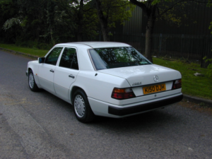 1993 Mercedes-Benz 200 Ref 8787 - Mercedes Benz W124 200e Automatic Saloon (rhd - Uk Car) in White — image 6