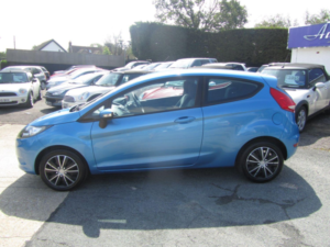 2010 Ford Fiesta 1.3 Edge in Blue — image 2