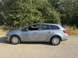 2012 Vauxhall Astra 1.7 Cdti Ecoflex Exclusiv in Silver — image 2