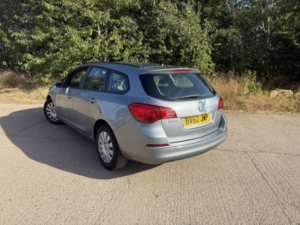 2012 Vauxhall Astra 1.7 Cdti Ecoflex Exclusiv in Silver — image 3
