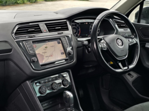 2017 Volkswagen Tiguan 2.0 Tdi Bluemotion Tech Sel SUV 5dr Diesel DSG 4motion Euro 6 (s/s) (150 Ps) in Black — image 2
