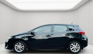 2013 Toyota Auris 1.33 Dual Vvt-I Icon Euro 5 (s/s) 5dr in Black — image 6