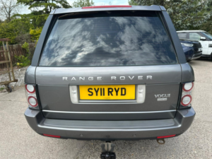 2011 Land Rover Range Rover 4.4 Td V8 Vogue in Grey — image 3