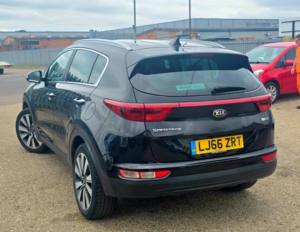2016 Kia Sportage 1.7 Crdi 3 Euro 6 (s/s) 5dr in Black — image 4