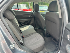 2015 Vauxhall Mokka 1.6i Exclusiv 2WD Euro 6 (s/s) 5dr in Grey — image 4