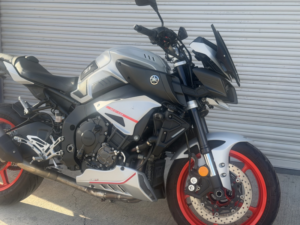 2019 Yamaha Mt-10 in Grey — image 3