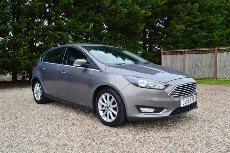 2015 Ford Focus 1.0 T Ecoboost Titanium in Brown — image 1