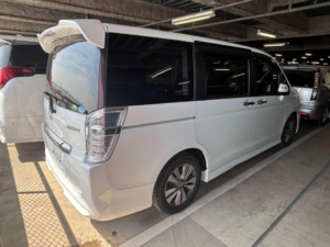 2014 Honda Stepwagon 2.0 Spada Z 5dr 8 Seats in White — image 2