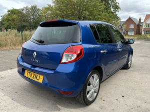 2011 Renault Clio 1.6 Vvt Gt Line Tomtom in Blue — image 2