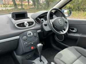 2011 Renault Clio 1.6 Vvt Gt Line Tomtom in Blue — image 3