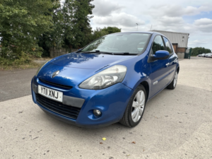 2011 Renault Clio 1.6 Vvt Gt Line Tomtom in Blue — image 5