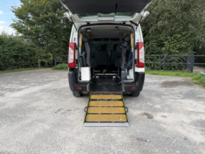 2015 Peugeot Expert Tepee 2.0 Hdi Tepee Comfort in White — image 6
