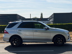 2013 Mercedes-Benz M Class 3.0 Ml350 V6 Bluetec Amg Sport G-Tronic 4WD Euro 6 (s/s) 5dr in Silver — image 6